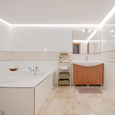 The Moss - Luxury In Near The Corralejo