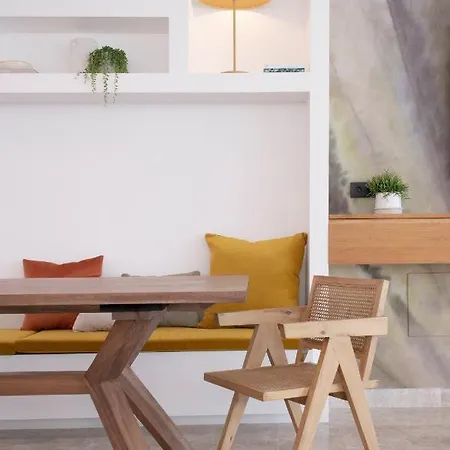 The Moss - Design In Prime Location - Walk To & * Corralejo